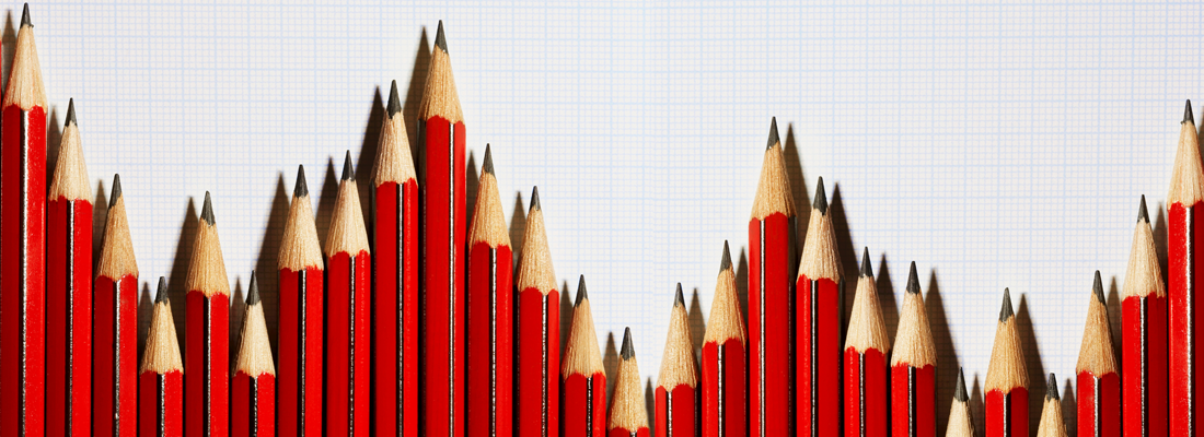 Um gráfico de barras feito com alguns lápis vermelhos
