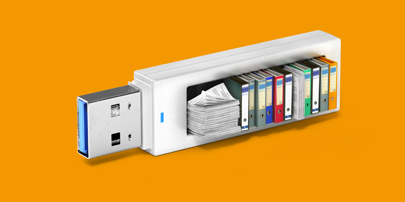 Um dispositivo USB cheio de livros, arquivos e pastas